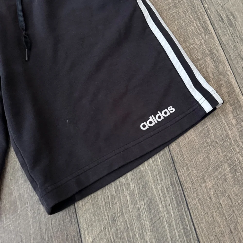 Adidas Essentials 3-Stripes Fleece Shorts Black White DU7830 Mens M Distressed